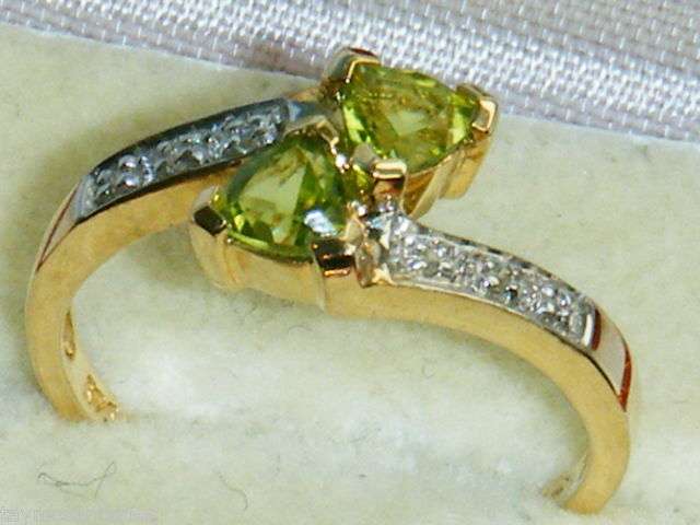 STUNNING 9KT YELLOW GOLD PERIDOT & DIAMOND RING SIZE L