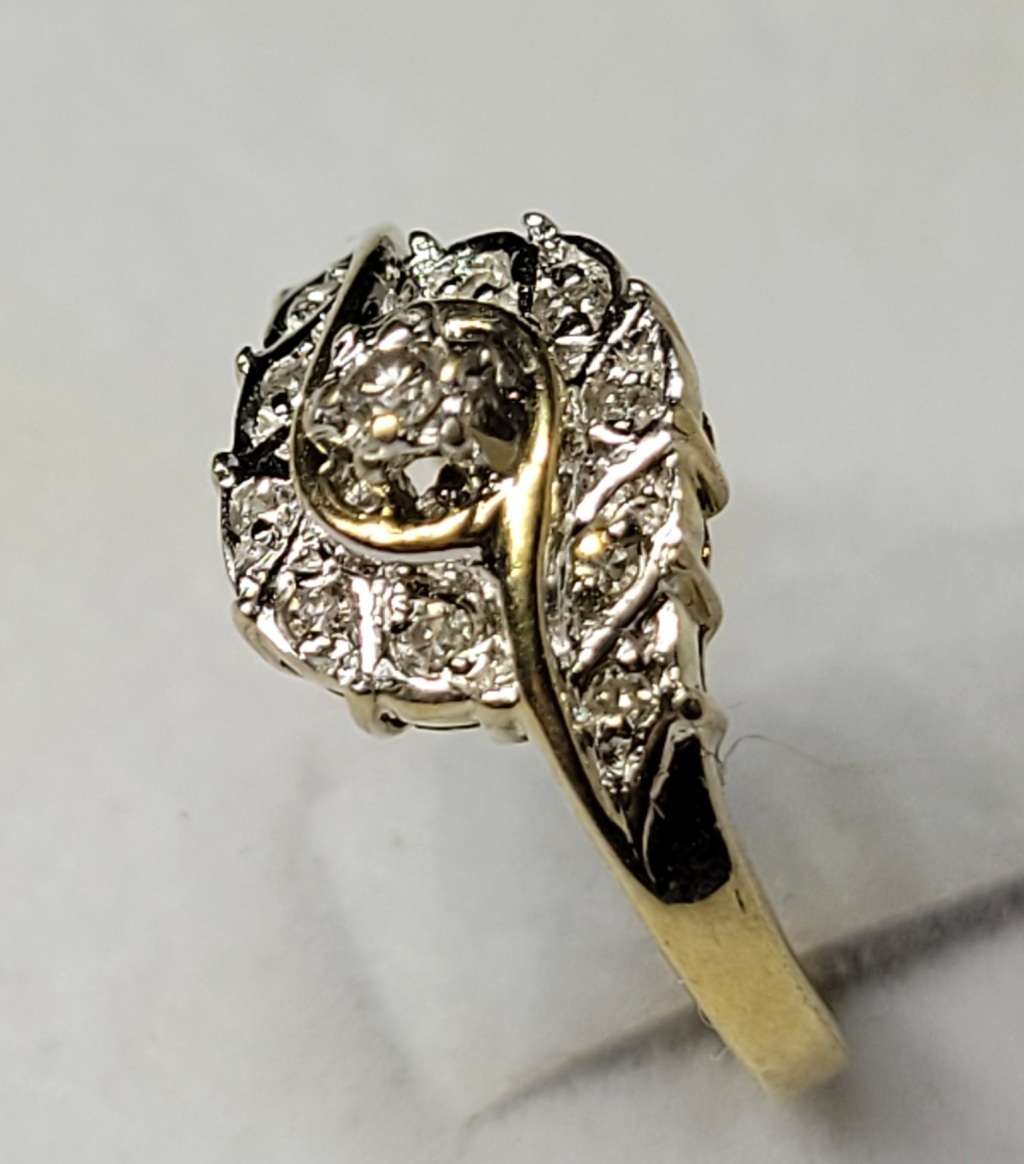 BRILLIANT SOLID 9CT YELLOW GOLD DIAMOND RING