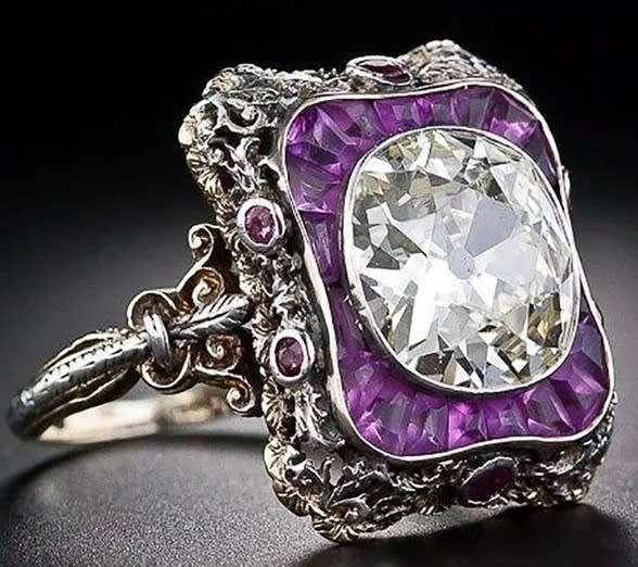 BRAND NEW - Stunning Sterling Silver Amythst 7g Ring