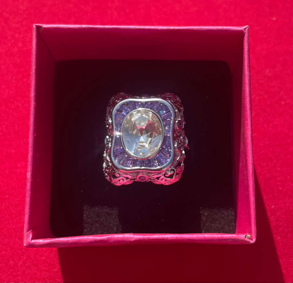 BRAND NEW - Stunning Sterling Silver Amythst 7g Ring