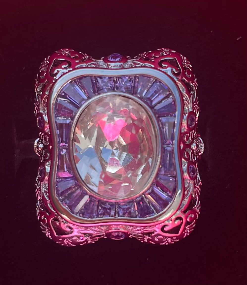 BRAND NEW - Stunning Sterling Silver Amythst 7g Ring