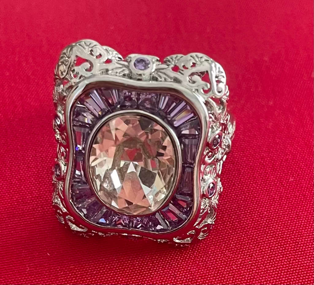 BRAND NEW - Stunning Sterling Silver Amythst 7g Ring