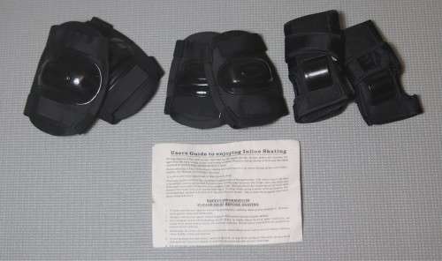 In-Line Skate Set - Adjustable SK8R - Includes accessories - UK 11-1 - Imported from UK