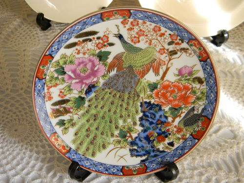 Plate or photo stand.With every10 bought you get 2 for free.