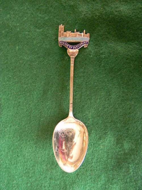 Stunning EPNS House of Parlement souvenir spoon. In good condition.