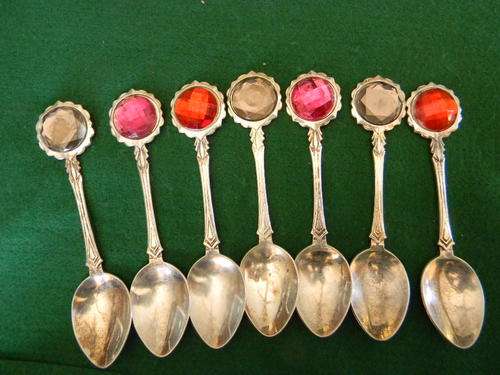 Stunning collector set of 7 spoons of Caprice. Made in NZ. In good condition. Silver plated.