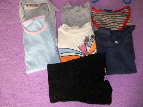 7 Pieces of women clothing size medium.7 Tops in excellent condition. Postage R45.00.