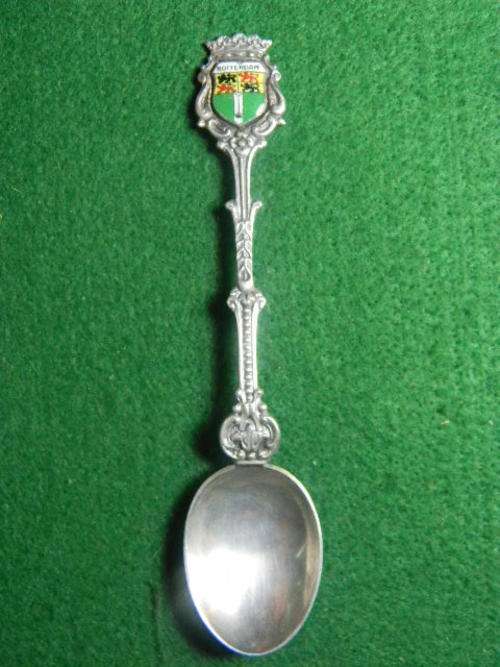 WOW   Souvenir spoon off Rotterdam as per picture(silver haulmark)