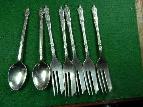 5+2 Apostel forks and spoons in good condition bid per spoon and read shipping