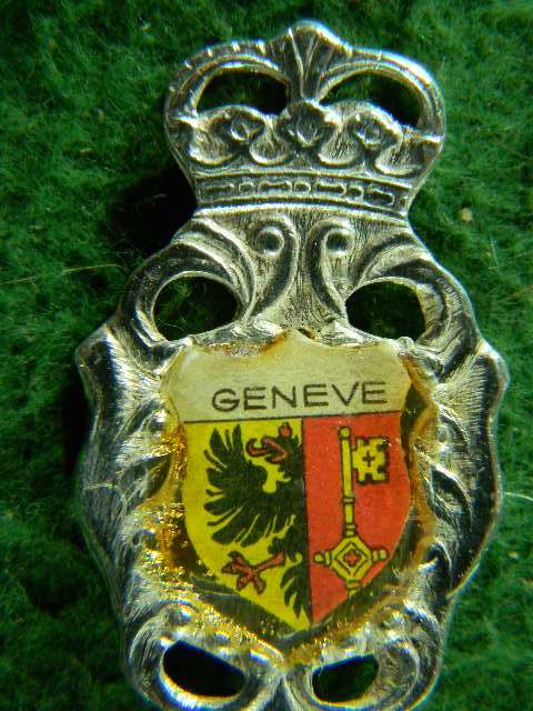 Geneve silver plated spoon in excellent condition