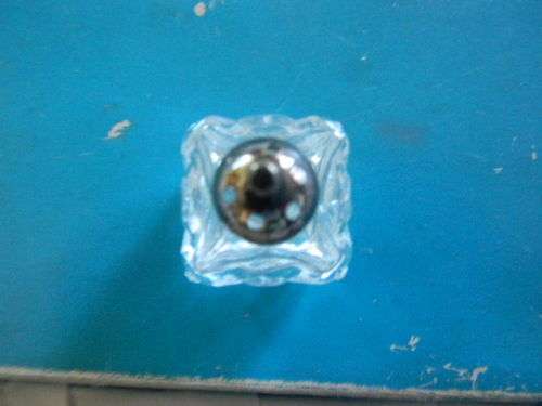 8 Antique Salt and peper pots in origanal box.box show wear Sapo R70.00 fastway R120.00 no combining