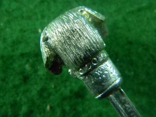 Face off on dog in silver plated good condition