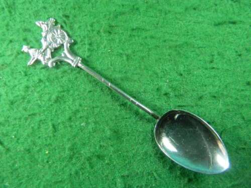 Rickshaw boy  cart sillver plated in good condition bid per spoon