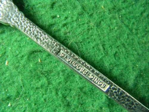 Twin waters Resort  Sunshine coast Queensland silver plated in good condition