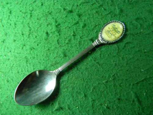 Twin waters Resort  Sunshine coast Queensland silver plated in good condition