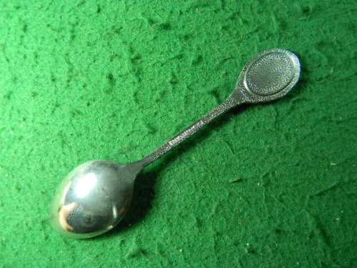 Twin waters Resort  Sunshine coast Queensland silver plated in good condition