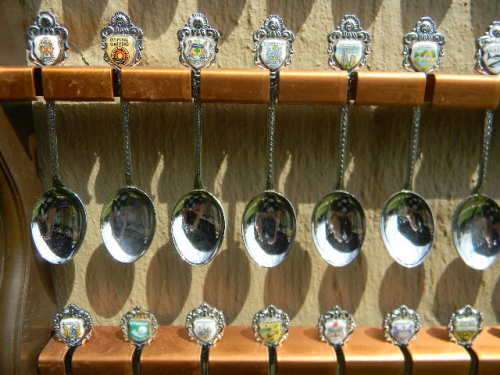 .36 souvenir Spoons off South Africa in good condition with free rack.