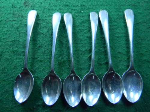 6 small Vintage spoons in excellent condirion made in Rodgers England . countess  EPNS A  97 mm long