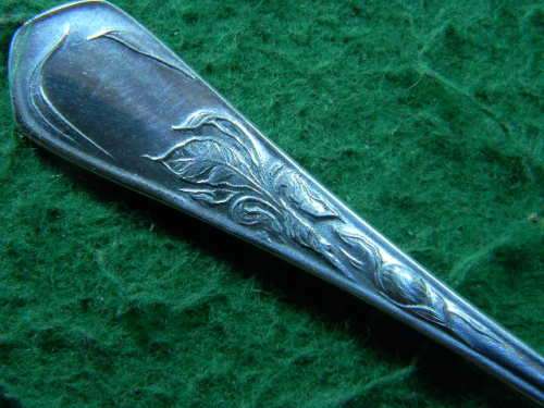as per picture Vintage Sugar spoon  in good condition  silver plated as per pictures 154 long