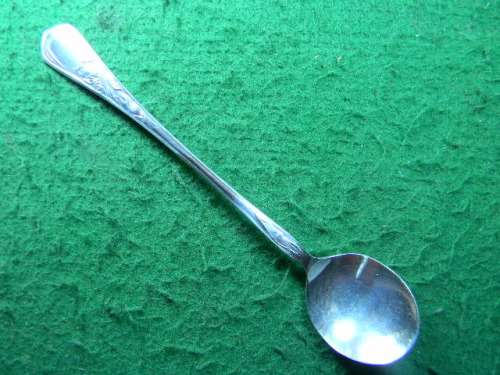 as per picture Vintage Sugar spoon  in good condition  silver plated as per pictures 154 long