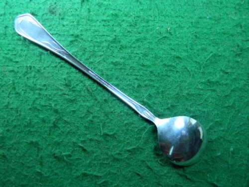 as per picture Vintage Sugar spoon  in good condition  silver plated as per pictures 154 long