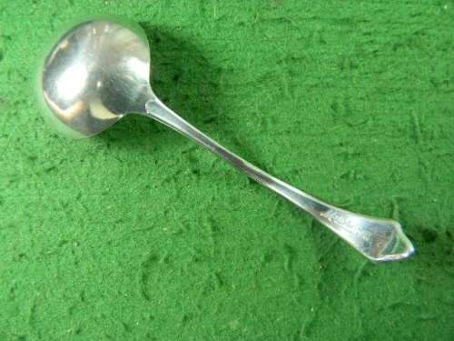 Vintage Sugar spoon in excellend  condition as per pictures epns