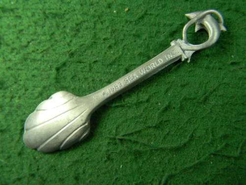sea World Dolvin spoon  in good condition as per pictures  silver plated