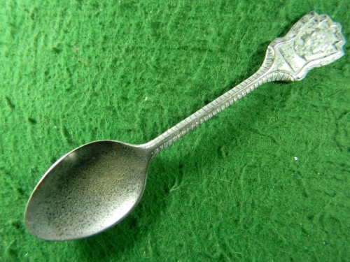 Silver Jubilee 1977 in weak condition silver plated As per pictures