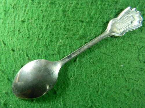 Silver Jubilee 1977 in weak condition silver plated As per pictures