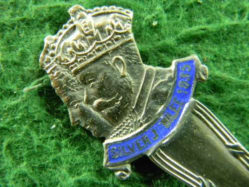 Silver j bilee1935 silver plated spoon  in good condition As per pictures