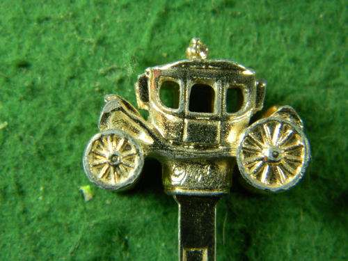 H.M. queen Elizabeth ii Golden jubilee silver plated spoon  in good condition As per pictures