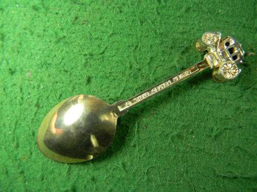 H.M. queen Elizabeth ii Golden jubilee silver plated spoon  in good condition As per pictures