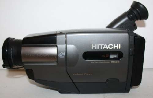 Hitachi Pal 8-Instant Zoom x24 Digital Zoom with Accessories and Cassette