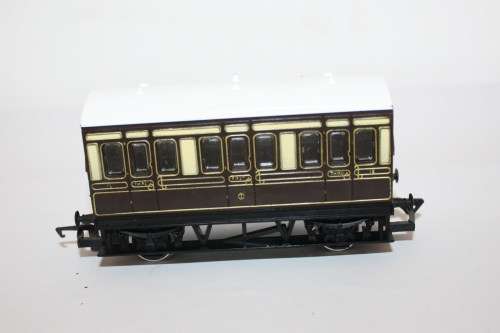 Hornby Coach-Third/First/Third.