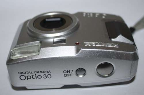 Pentax Optio Digital Camera-3.2 Megapixels-3x Zoom-Including Memory Card-Working
