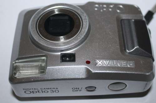 Pentax Optio Digital Camera-3.2 Megapixels-3x Zoom-Including Memory Card-Working