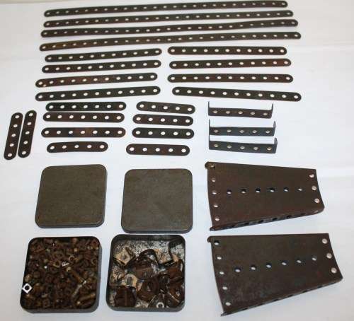 Meccano-Vintage-Needs Restoring-Bolts/Nuts etc rusted-see photos