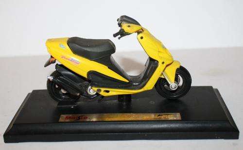 Maisto Scooter