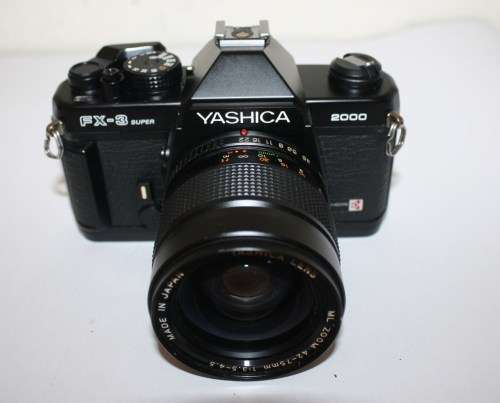 Yashica FX-3 Super 2000 SLR Camera Yashica Zoom 42-75mm 1:3,5.5-4.5 Lens