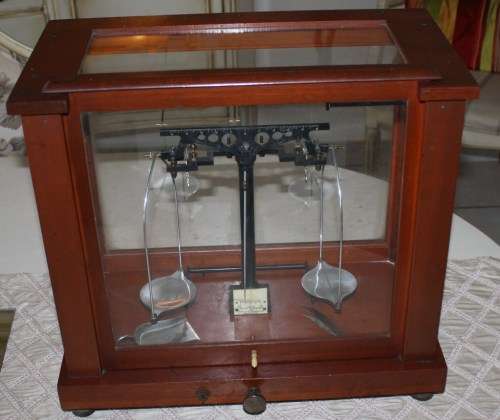 Henry Troemer for Arthur H.Thomas & Co-Philadelphia 'Analytical' Beam Balance