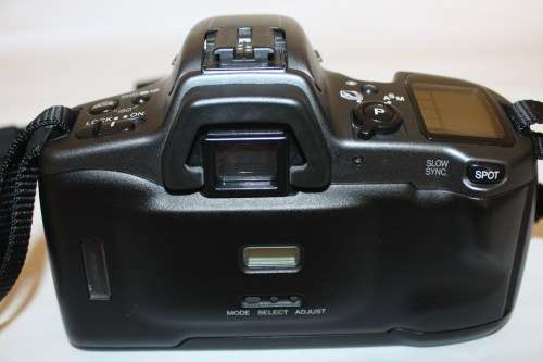 Minolta Maxxum-500si Super 35mm Camera-Sigma 28-80mm 1:3.5-5.6 Macro Lens.