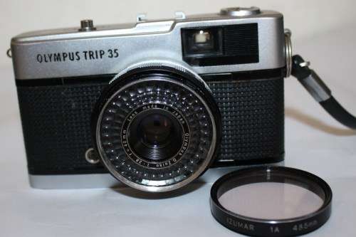 Olympus Trip  35 35mm Camera including 'Izuma' Filter and Leather Bag