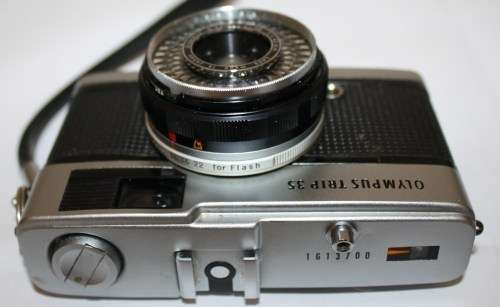 Olympus Trip  35 35mm Camera including 'Izuma' Filter and Leather Bag