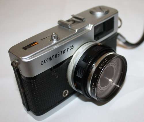 Olympus Trip  35 35mm Camera including 'Izuma' Filter and Leather Bag