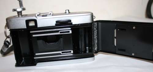 Olympus Trip  35 35mm Camera including 'Izuma' Filter and Leather Bag