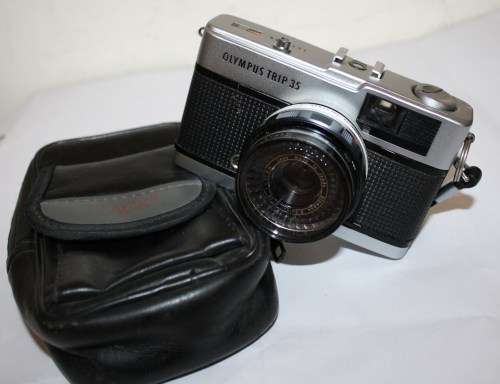 Olympus Trip  35 35mm Camera including 'Izuma' Filter and Leather Bag