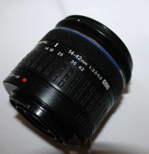 Olympus *Zuiko Digital* 14-42mm f 3.5-5.6 Lens