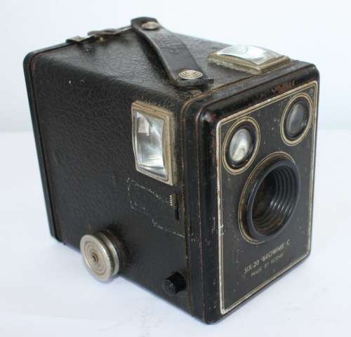 Kodak *Six-20* "Brownie" C Vintage Camera..Shutter Fires..As per Photos