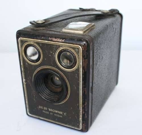 Kodak *Six-20* "Brownie" C Vintage Camera..Shutter Fires..As per Photos