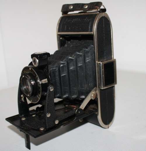 **Voigtlander Bessa** Folding Camera.Anastigmat Voigtar1:7,7 F=10,5cm Lens Good Condition see photos